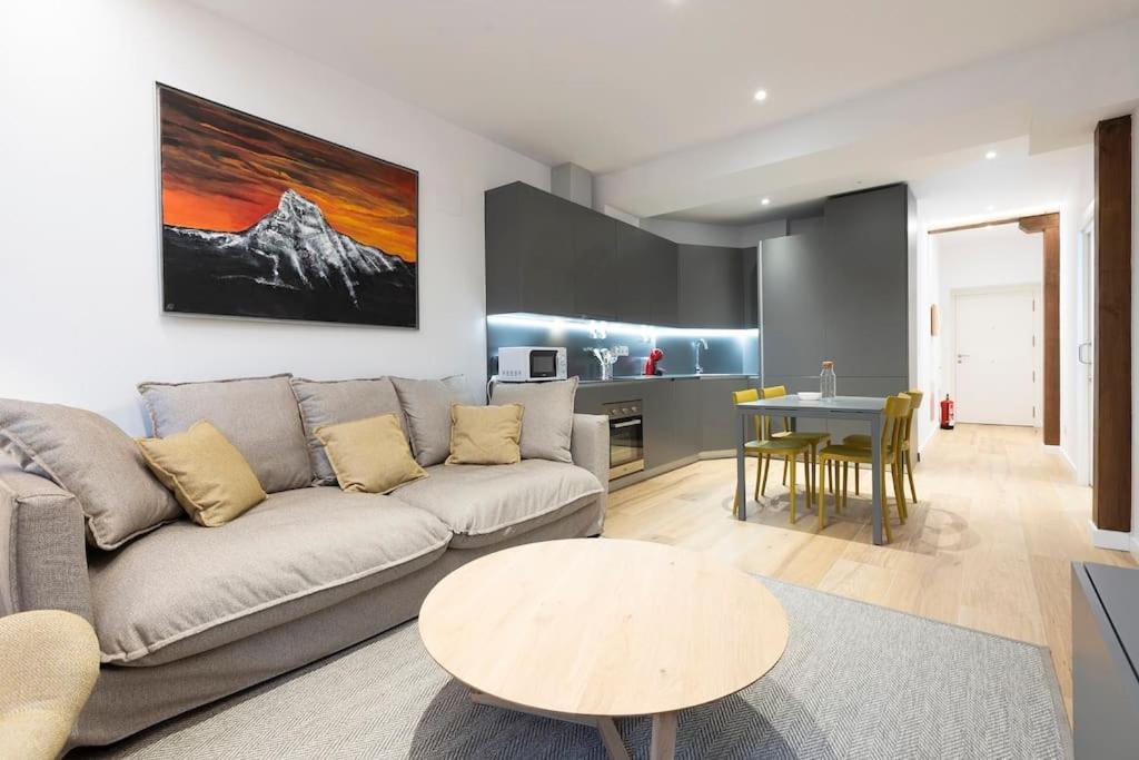Alde-zahar. Basquenjoy Apartment Hondarribia